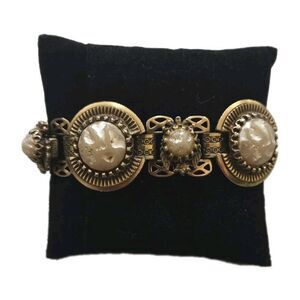 Vintage Unbranded Coutour Faux Pearl Chunky Gold tone Bracelet Rare 7 1/8"